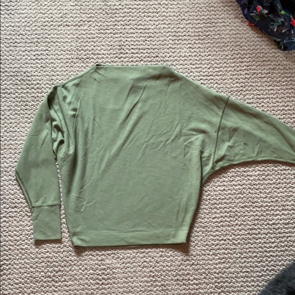 🌟FREE PEOPLE GREEN SWEATER